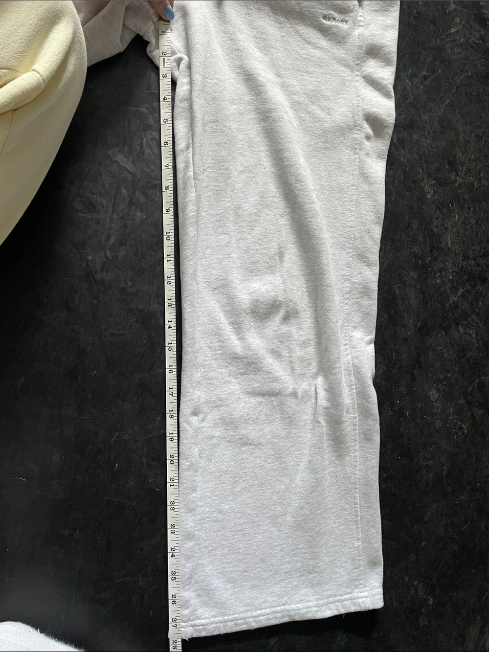 Wide leg sweatpants - Picture 7 of 7